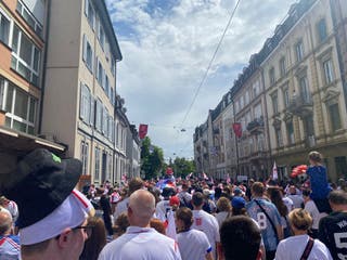 Anglie fanoušci v Basileji před finále žen Euro 2025